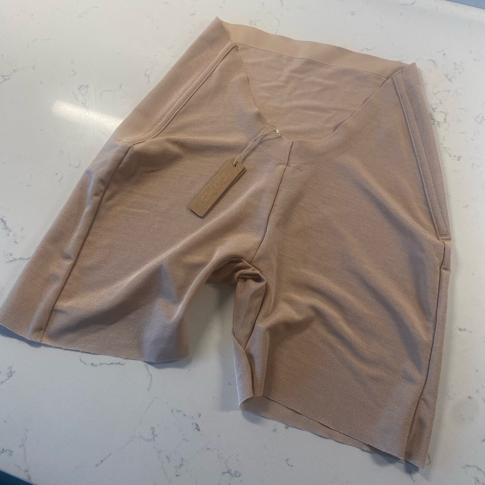 NWT Skims Sheer Sculpt Low Back Shorts